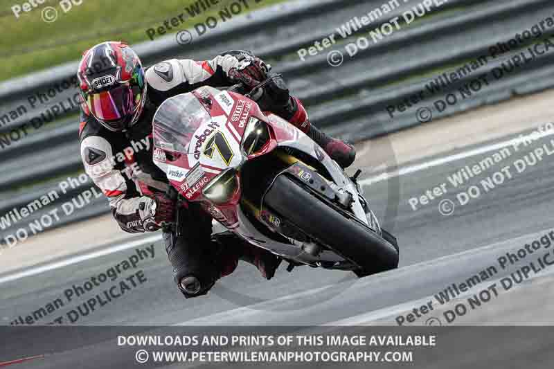 cadwell no limits trackday;cadwell park;cadwell park photographs;cadwell trackday photographs;enduro digital images;event digital images;eventdigitalimages;navarra;no limits trackdays;peter wileman photography;racing digital images;trackday digital images;trackday photos